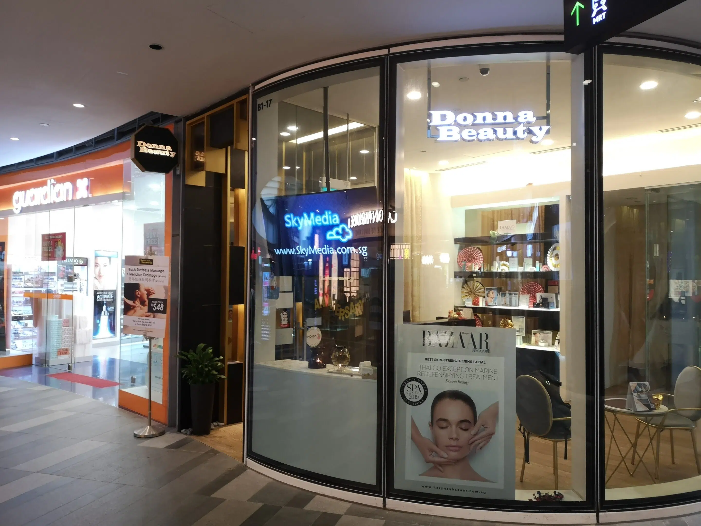 digital signage solution in singapore